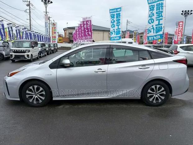 Toyota Prius 2021 Silver