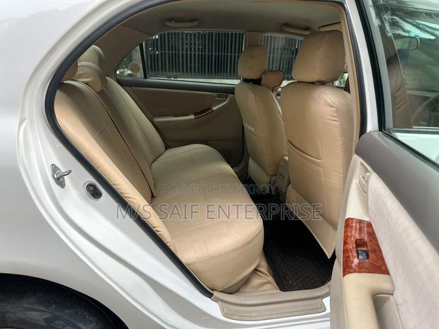 Toyota Corolla 2005 White