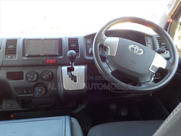 Toyota HiAce 2021 Black