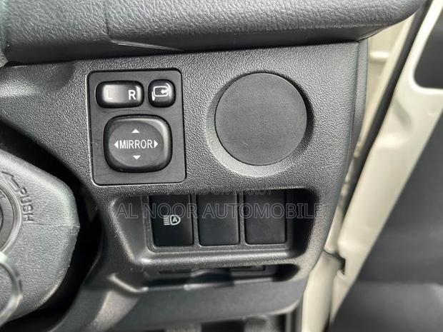 Toyota HiAce 2021 Pearl