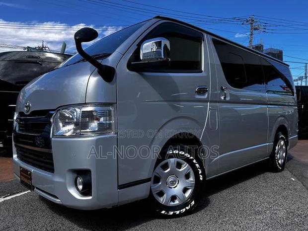 Toyota HiAce 2021 Silver
