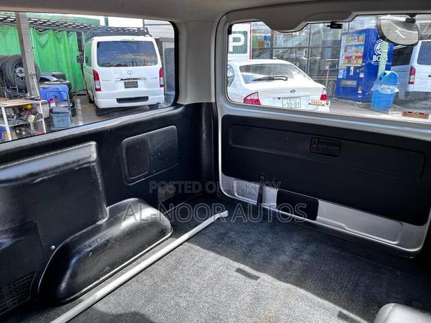 Toyota HiAce 2021 Silver
