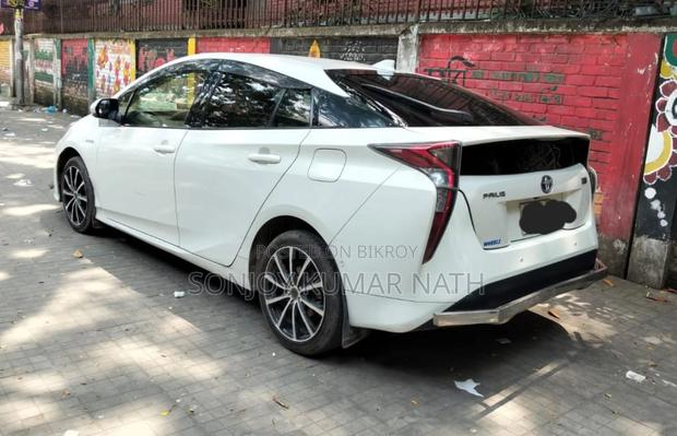 Toyota Prius 2017 Pearl