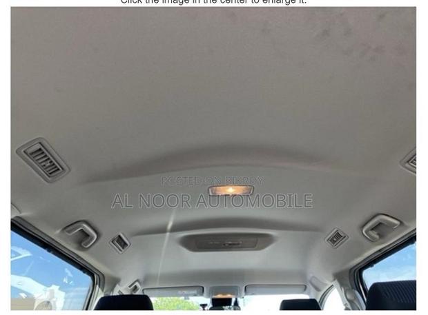 Toyota Noah 2021 Silver