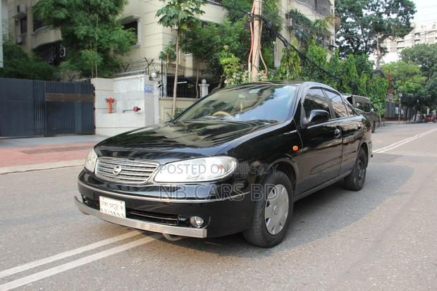 Nissan Sunny 2006 Black