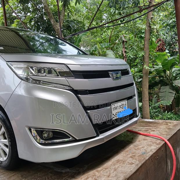 Toyota Noah 2020 Silver