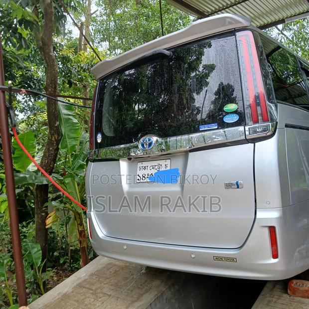 Toyota Noah 2020 Silver