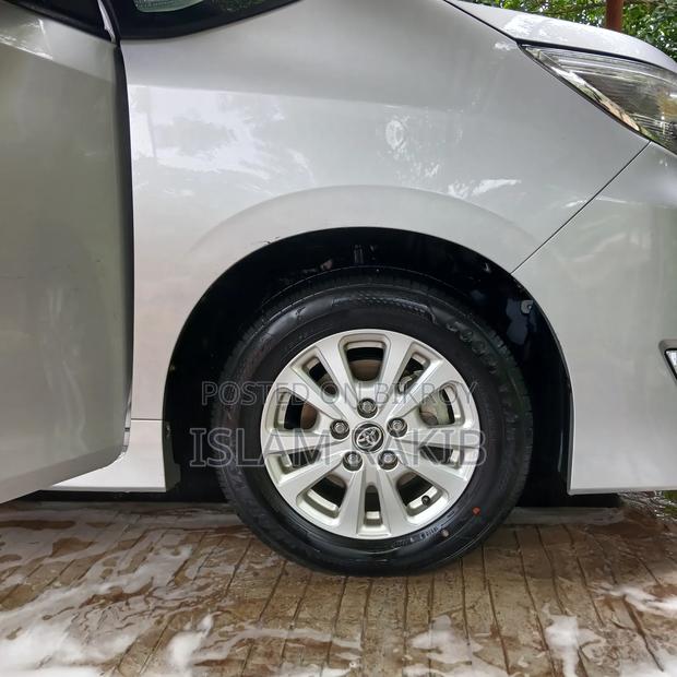 Toyota Noah 2020 Silver