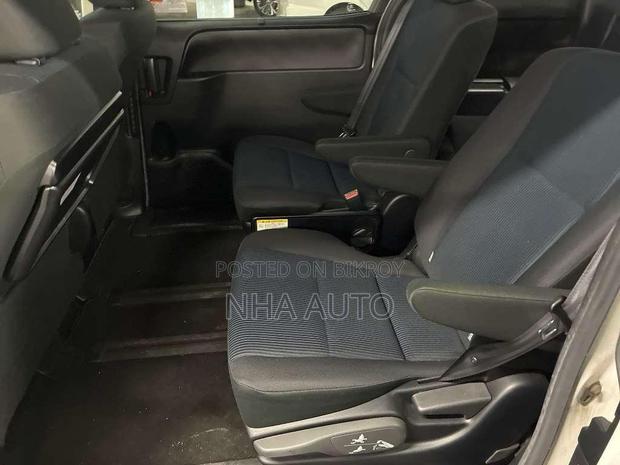 Toyota NOAH 2021 Pearl