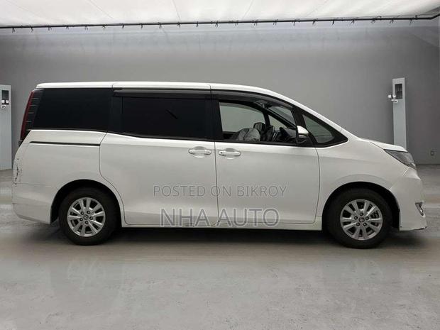 Toyota NOAH 2021 Pearl