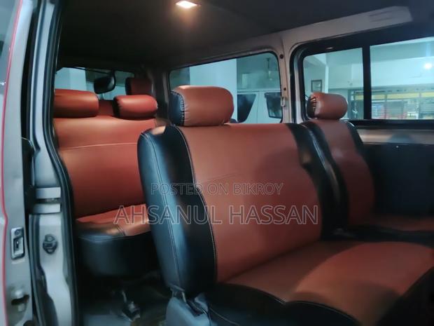 Toyota HiAce 2011 Silver
