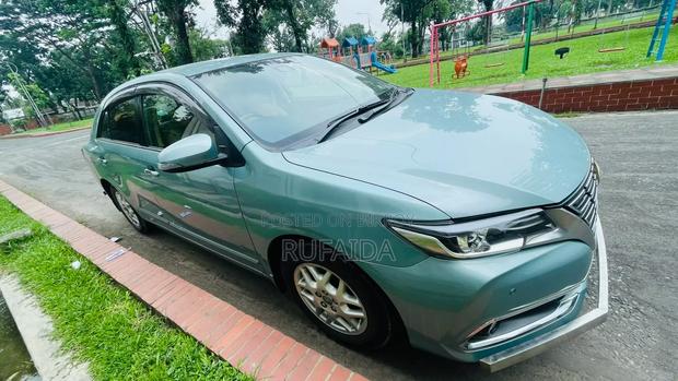 Toyota Premio 2018 Teal