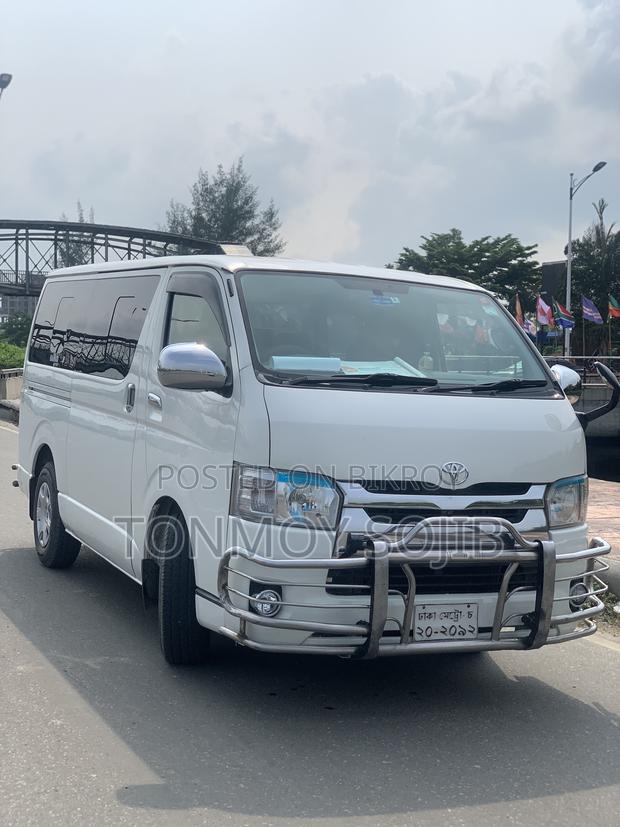 Toyota HiAce 2016 Pearl