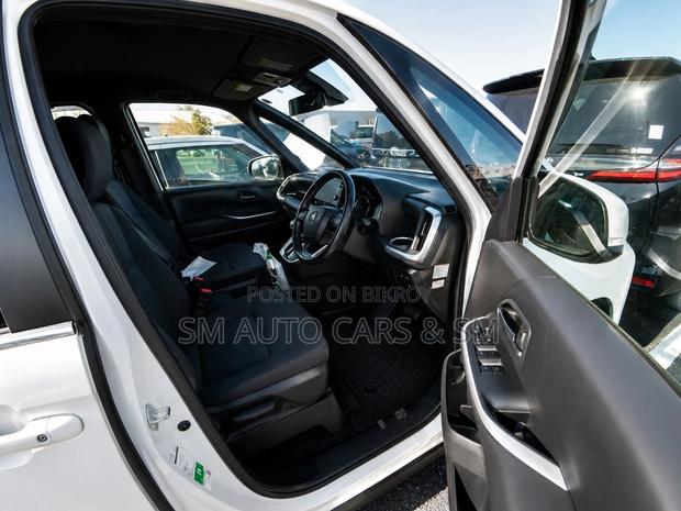 Toyota Noah 2022 Pearl