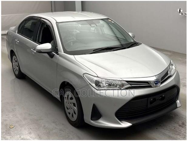 Toyota Axio 2021 Silver