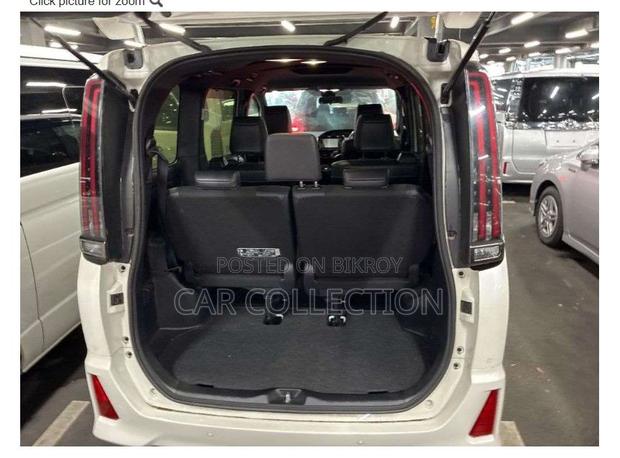 Toyota Noah 2021 Pearl