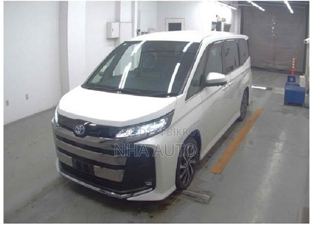 Toyota Noah 2023 Pearl