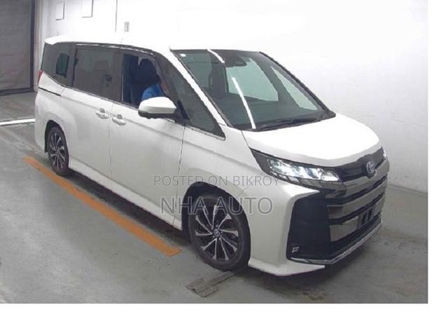 Toyota Noah 2023 Pearl