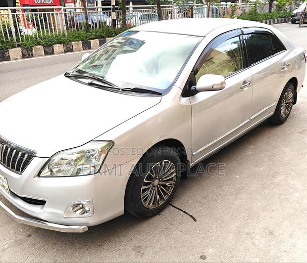 Toyota Premio 2011 Silver