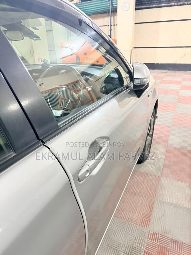 Toyota Axio 1.5 G 4WD 2017 Beige