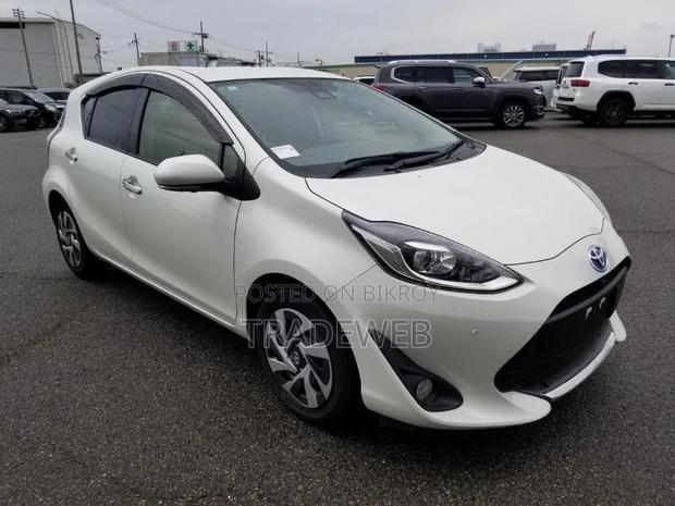 Toyota Aqua 2021 Pearl