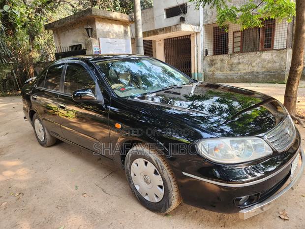 Nissan Sunny 2006 Black