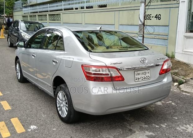 Toyota Premio 2.0 FWD 2013 Silver