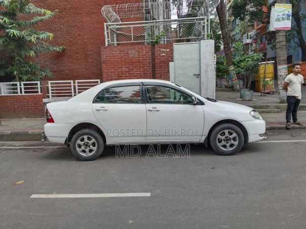 Toyota Corolla 2001 White