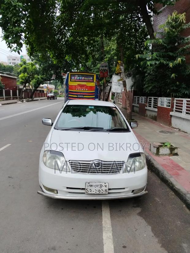 Toyota Corolla 2001 White