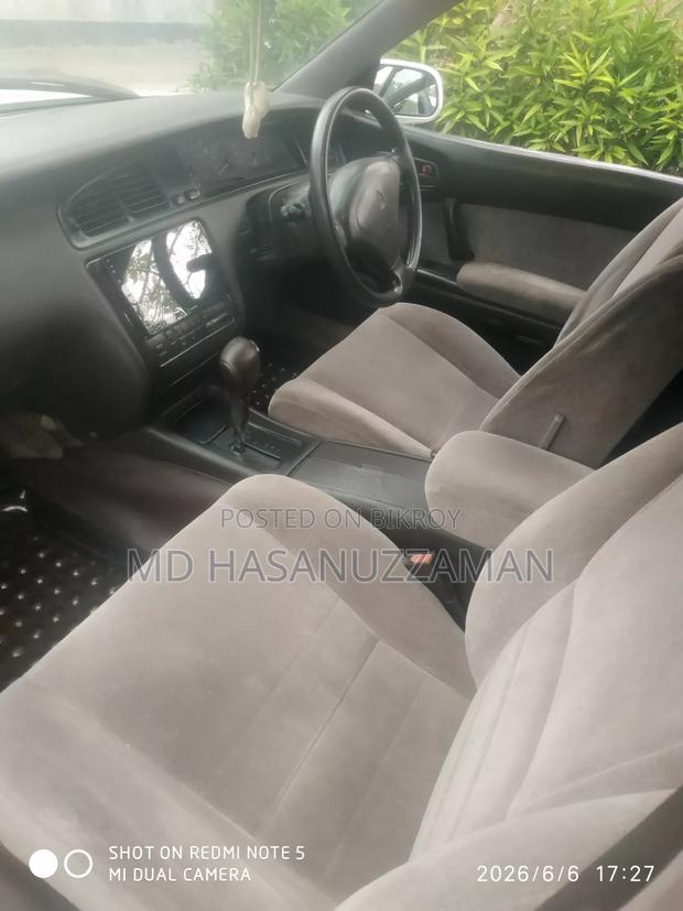 Toyota Crown 1994 Pearl