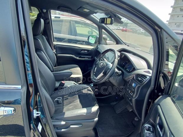 Toyota Esquire 1.8 FWD Hybrid (7 Seater) 2021 Black