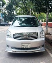 Toyota Noah 2012 Silver for sale