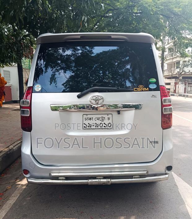 Toyota Noah 2012 Silver
