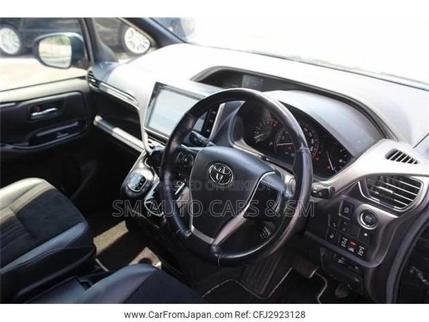 Toyota Esquire 2.0 FWD (7 Seater) 2020 Black