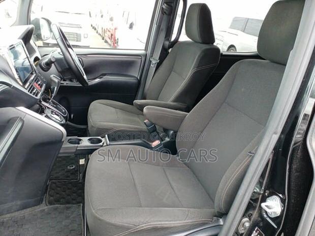 Toyota Esquire 2.0 FWD (8 Seater) 2020 Black