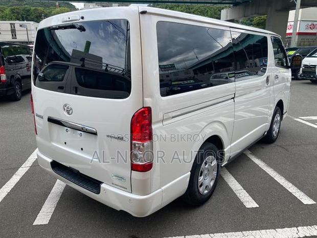 Toyota HiAce 2021 Pearl