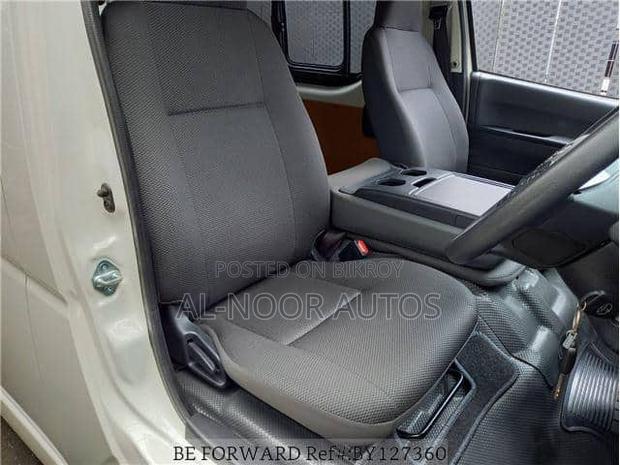 Toyota HiAce 2021 White