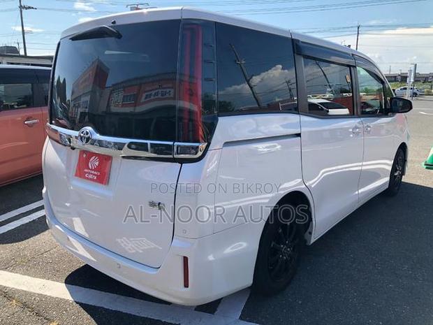 Toyota Noah 2021 Pearl