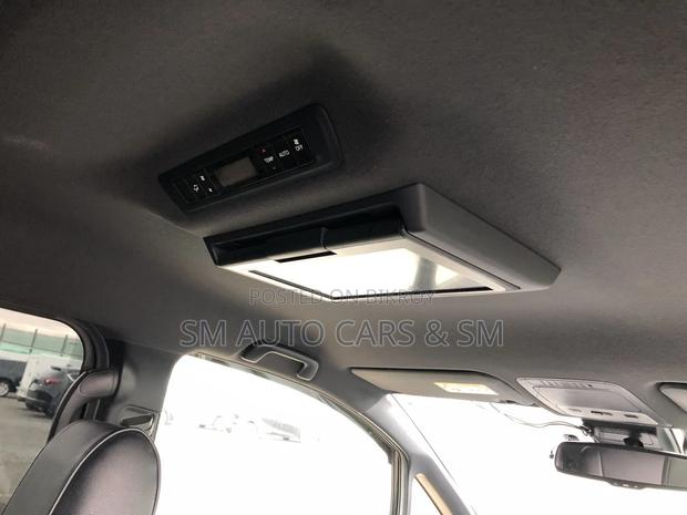 Toyota Esquire 1.8 FWD Hybrid (7 seater) 2021 Black