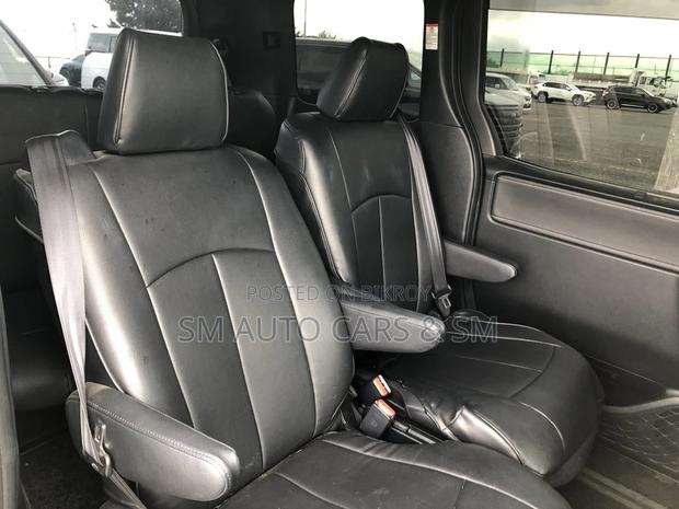 Toyota Esquire 1.8 FWD Hybrid (7 seater) 2021 Black