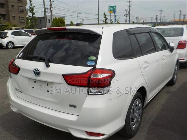 Toyota Corolla Fielder 2021 White