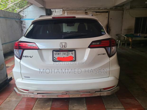 Honda Vezel 1.5 Hybrid 2WD 2014 Pearl