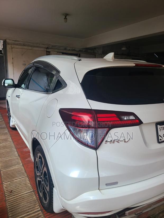 Honda Vezel 1.5 Hybrid 2WD 2014 Pearl