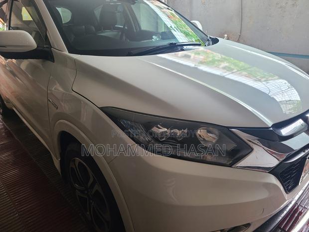 Honda Vezel 1.5 Hybrid 2WD 2014 Pearl