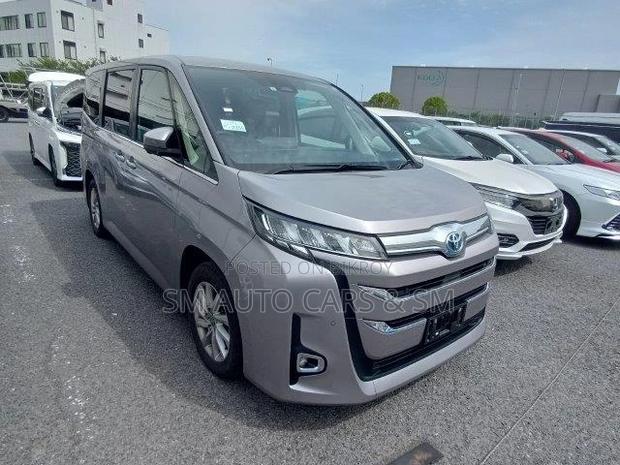 Toyota Noah 2023 Gray