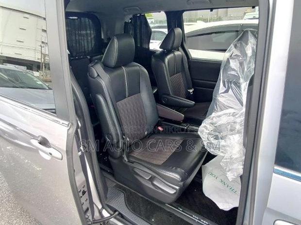 Toyota Noah 2023 Gray