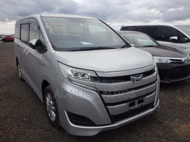 Toyota Noah 2021 Silver
