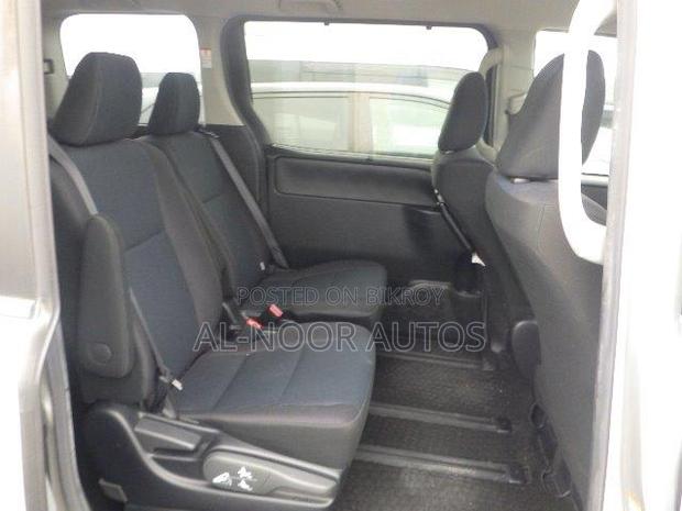 Toyota Noah 2021 Silver