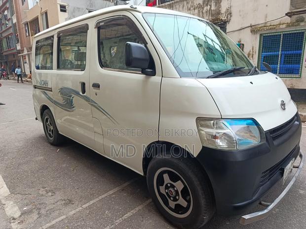 Toyota TownAce 2010 White