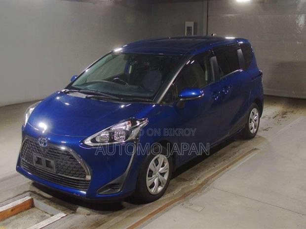 Toyota Sienta 1.5 FWD 2021 Blue